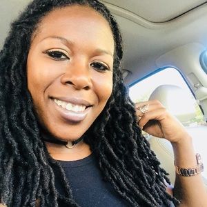 Meet your Posher, Ebony